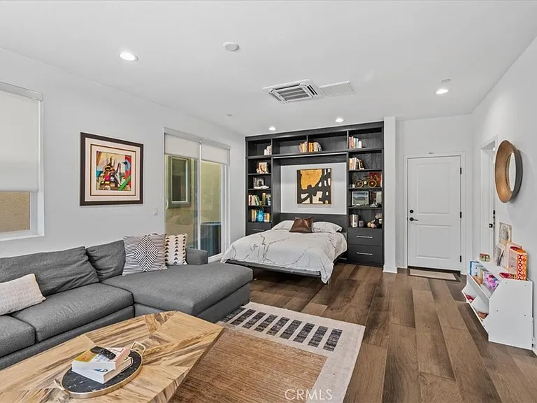 634 Daniel Freeman Cir — Photo 5