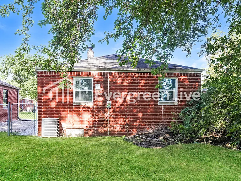 222 S Gladstone Ave — Photo 15