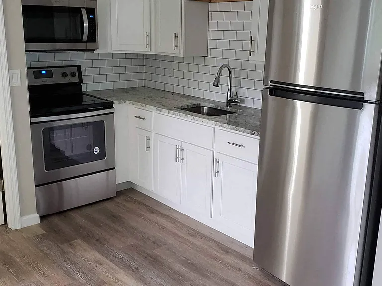 55 Carroll Apartments — Photo 3