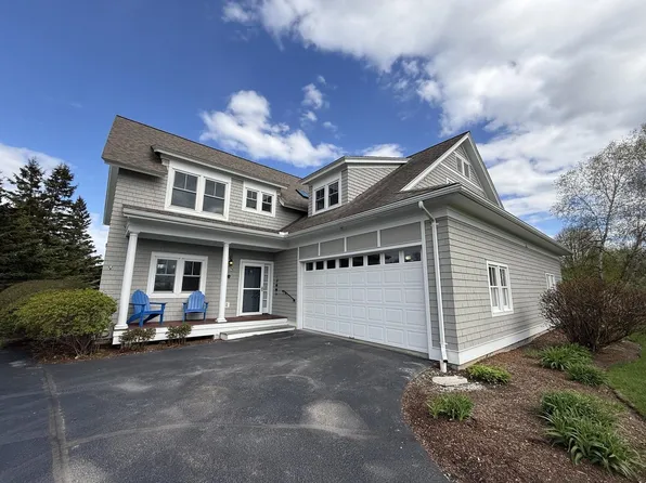 226 Fairway Drive, South Burlington, VT 05403