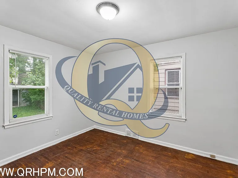 955 S Ballenger Hwy — Photo 11