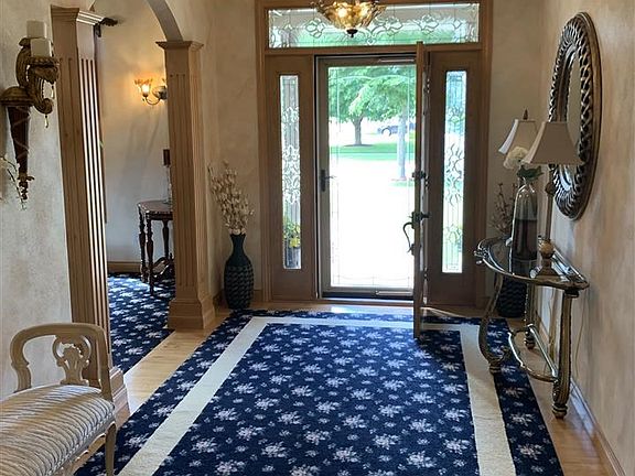 Spacious entry foyer