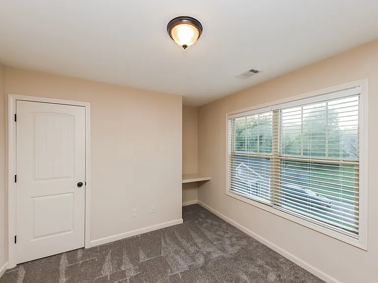 104 Skylar Ct — Photo 13