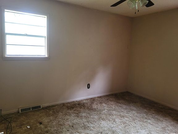 2nd image of 674 E 6th St
