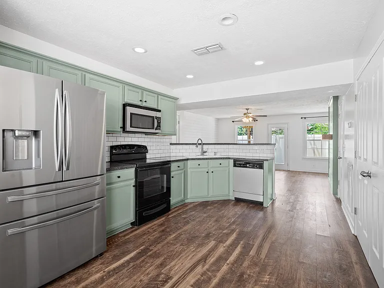 2128 Victory Gallop Ln — Photo 6