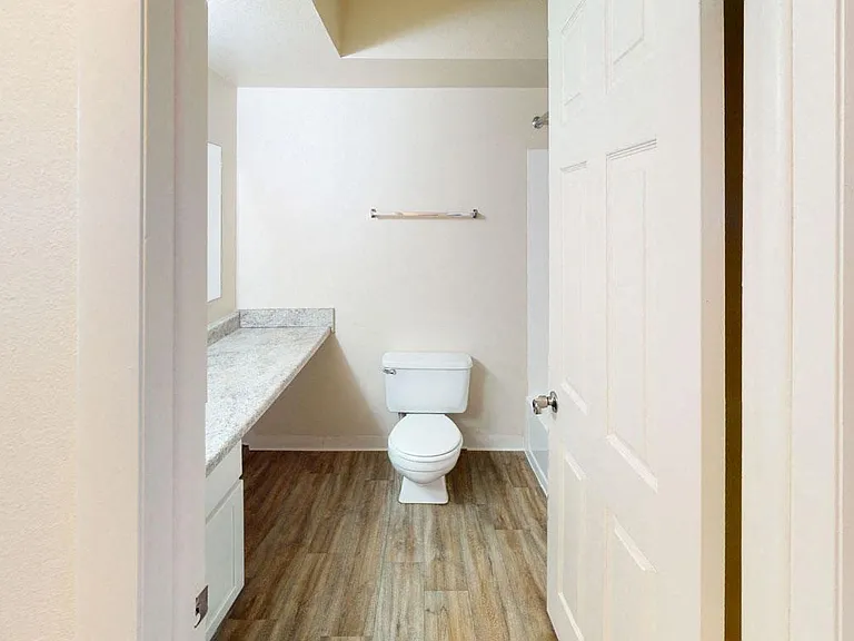 Walnut Trail Apartments — Photo 17