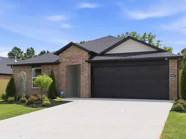 1826 Thelma St, Springdale, AR 72762
