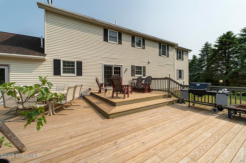 5th image of 540 Mohawk Drive