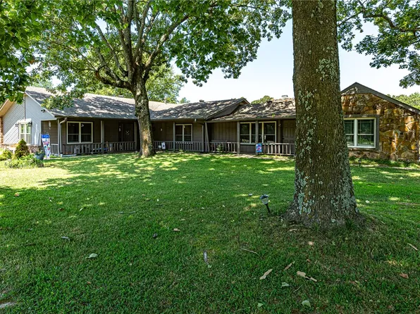 7936 W Wedington Dr, Fayetteville, AR 72704