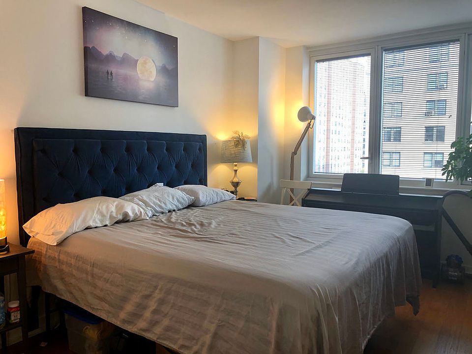 1st image of 250 W 93rd St #G11