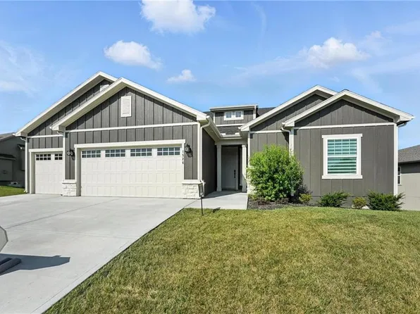1493 N 162nd Ter, Basehor, KS 66007