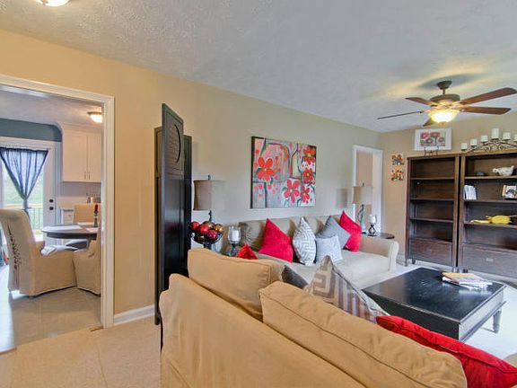 3rd image of 1503 Charles Dr