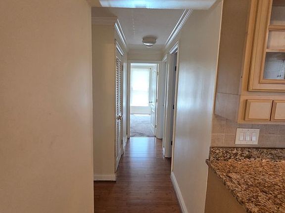 5th image of 3329 Huntley Square Dr APT B-1