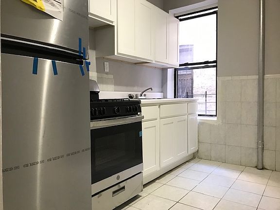 5th image of 241 Linden Blvd APT 4L