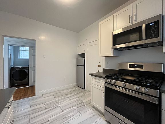 5th image of 2747 Polk St #1