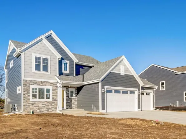 W151N11955 Mistletoe ROAD, Germantown, WI 53022