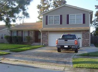 3848 N Deerwood Dr, Harvey, LA 70058