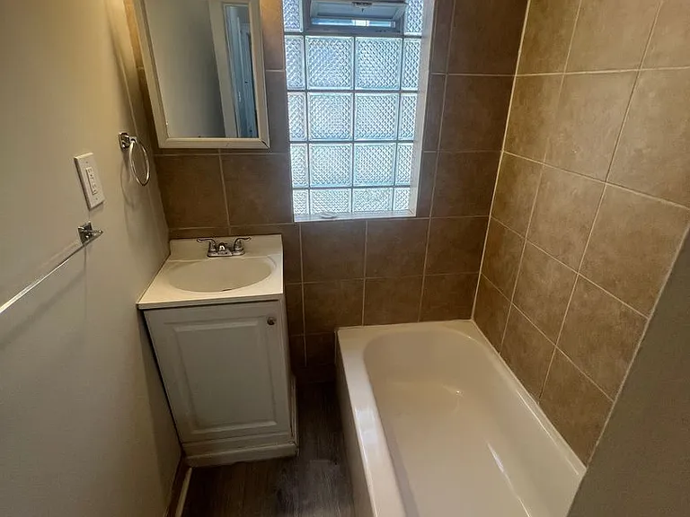 2688 Mayfield Rd — Photo 4