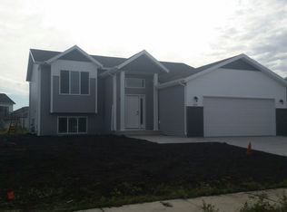 4214 15th St S, Moorhead, MN 56560