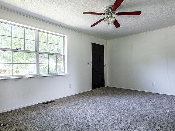 4th image of 1004 Lincoln Dr