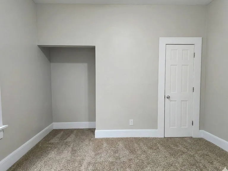 402 Laurel St — Photo 14