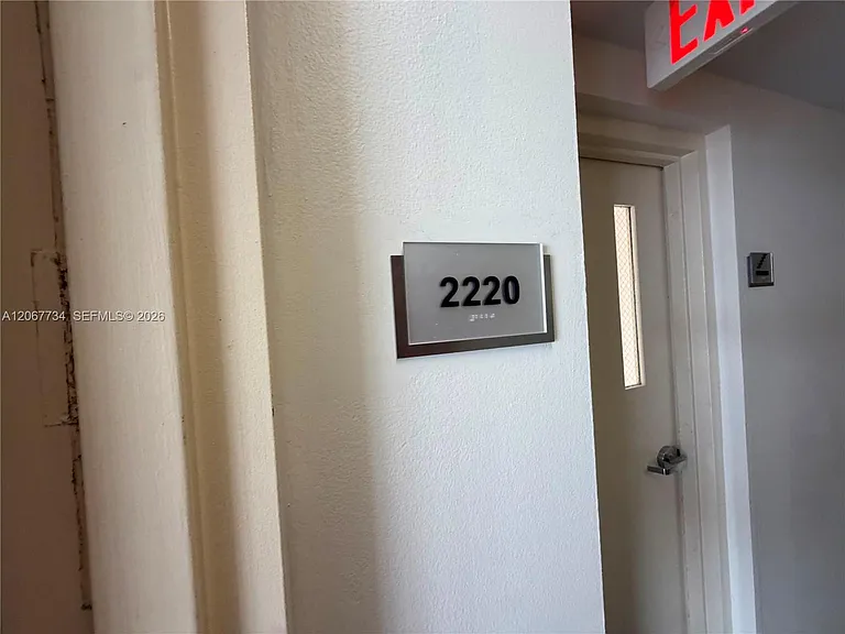 7601 E Treasure Dr #2220 — Photo 4