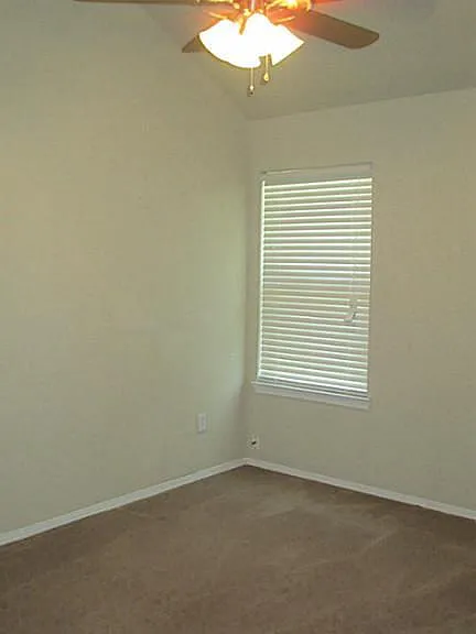 7905 Diamond Oak Dr — Photo 16