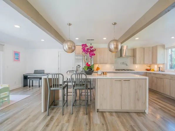 2760 E Glenoaks Blvd, Glendale, CA 91206