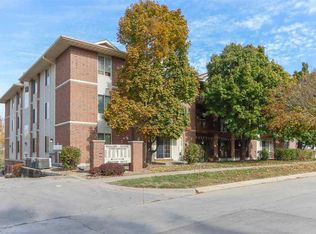 408 Westside Dr, Iowa City, IA