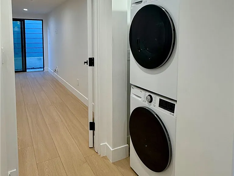 12820 Bloomfield St — Photo 10
