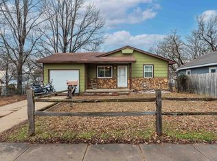1127 Dearborn St, Augusta, KS 67010