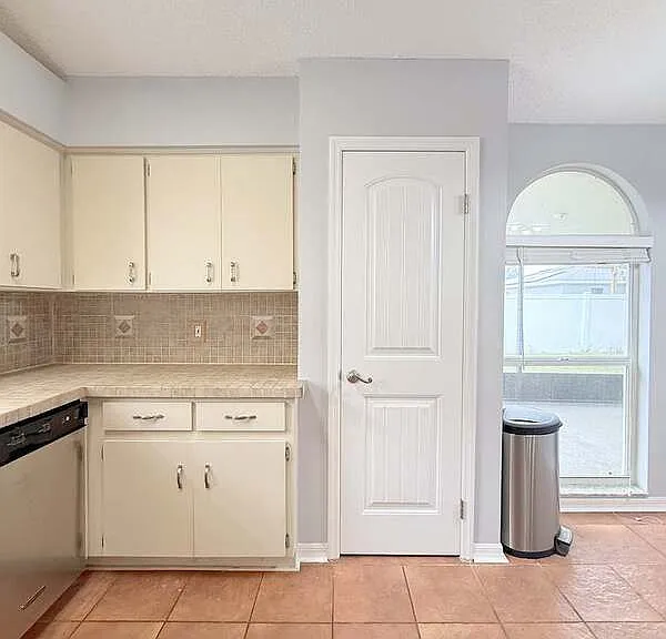 1118 Hardwood Dr — Photo 14