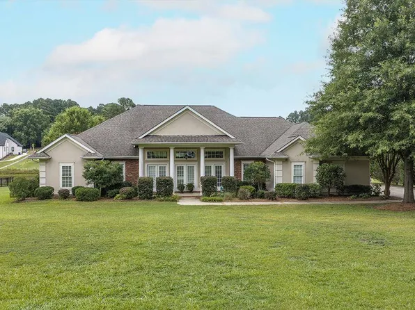 724 Fairway Lakes Rd, Greenwood, SC 29649