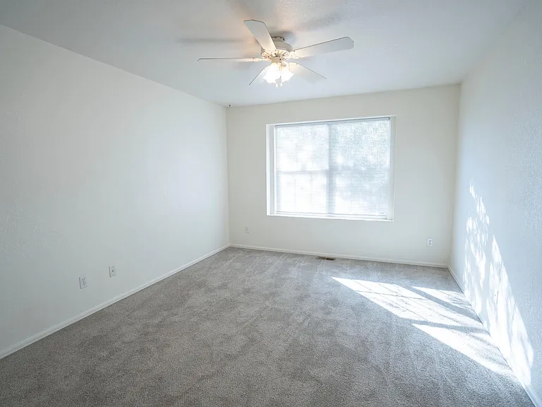1232 S Waco St #F — Photo 7