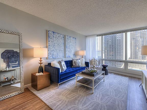 5th image of 353 E Ohio St #3607