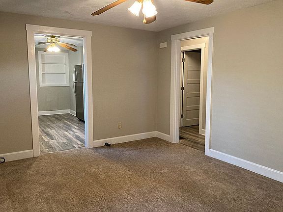3rd image of 1676 Parkdale Dr