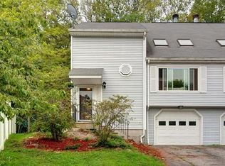 15 Jonathan Cir, Worcester, MA 01604