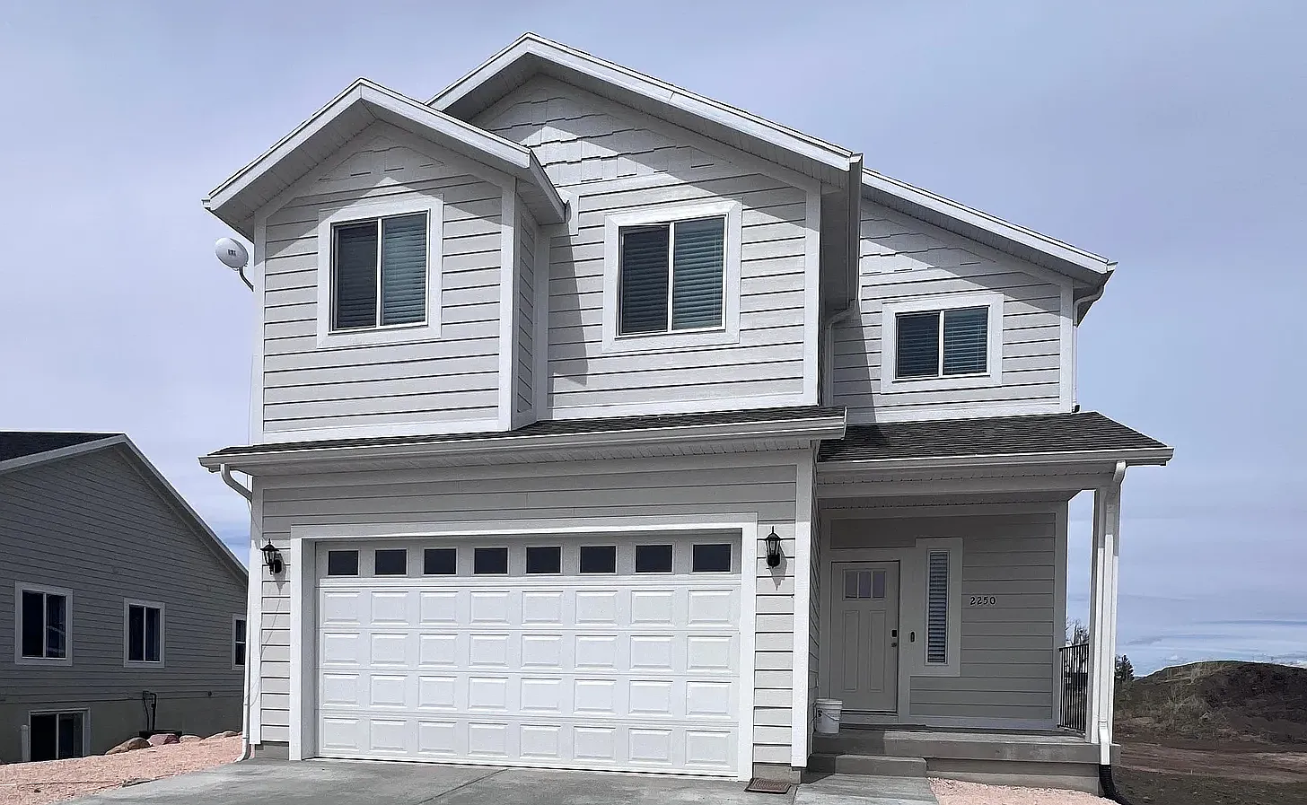 6 bed, 3.5 bath, 3400 sqft, $2,400 — Photo 1