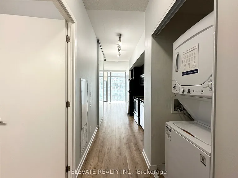 103 The Queensway #1110 — Photo 12