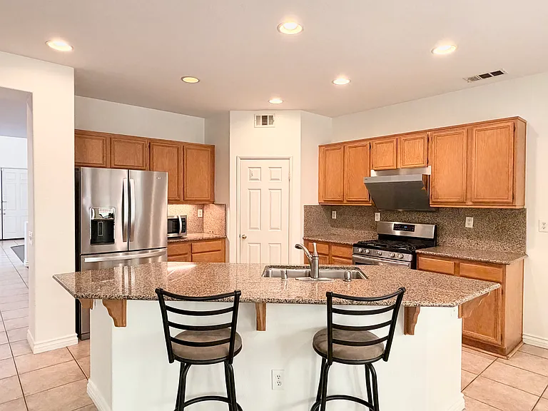 9489 Cedar Glen Ct — Photo 6
