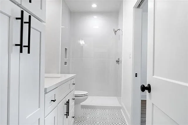 304 S Oak St #C — Photo 9