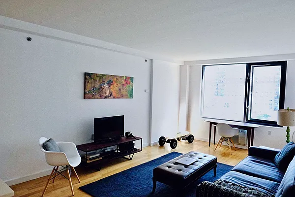 Rented by Modern Spaces | media 15