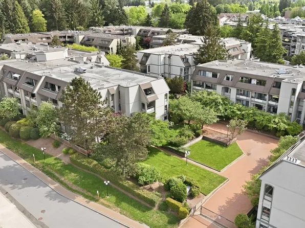 2915 Glen Dr #309, Coquitlam, BC V3B 7H8