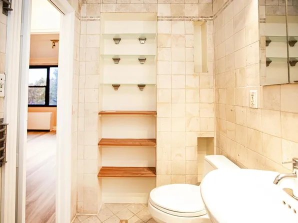 201 Saint Pauls Avenue image 24 of 37