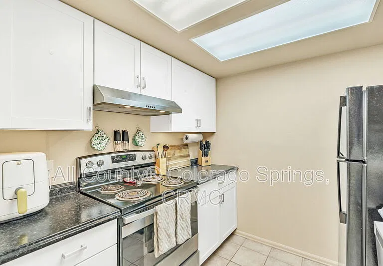 916 Tenderfoot Hill Rd #203 — Photo 6