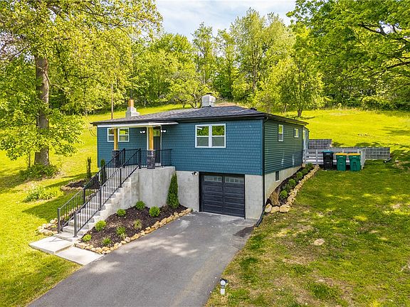 2nd image of 933 Boyce Rd