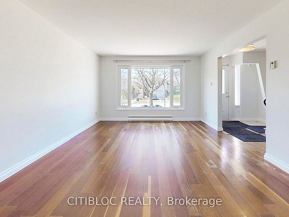 3rd image of 11 Castle Hill Dr