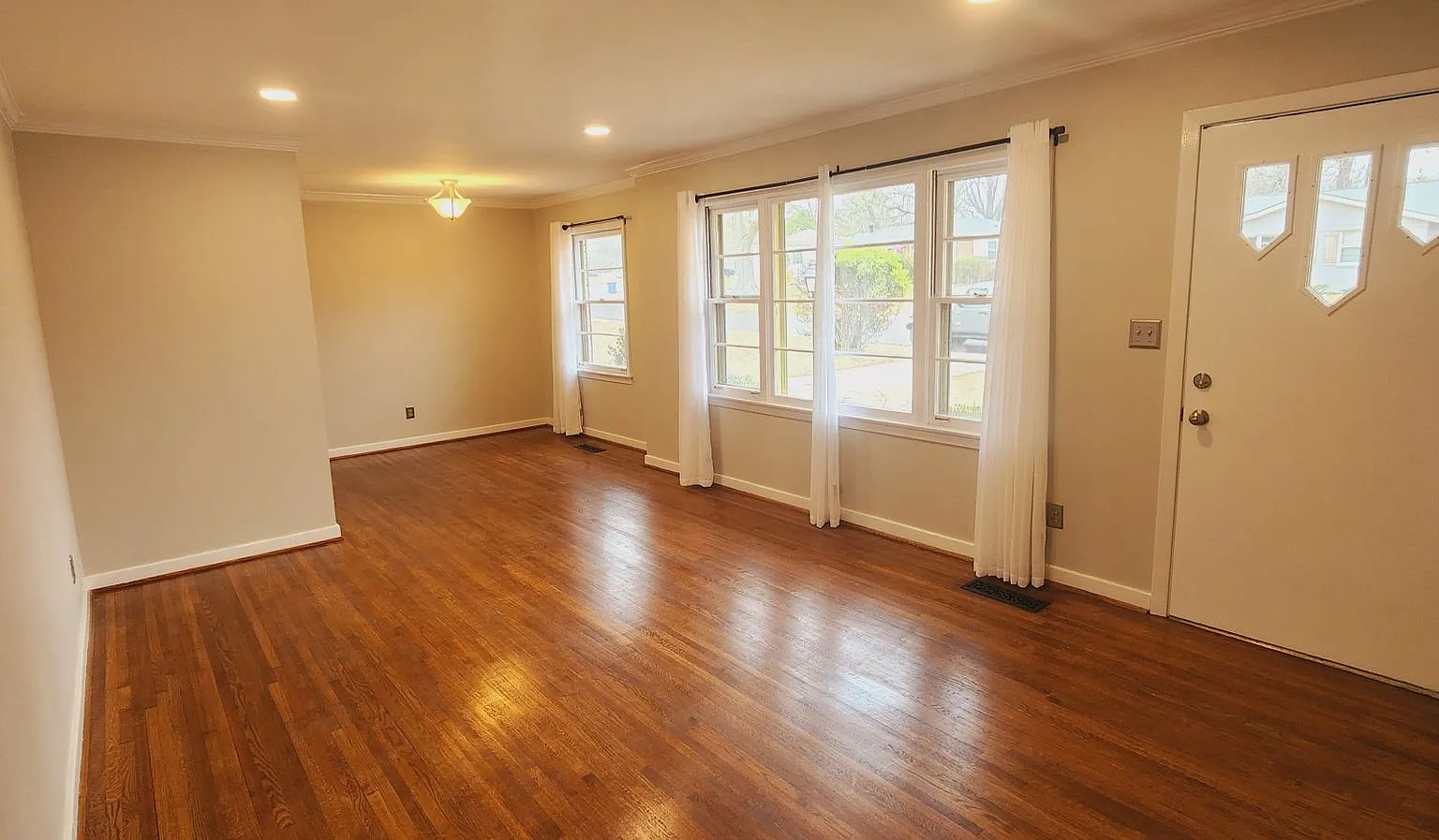 209 Knoll Crest Drive, Homewood, Alabama 35209 — Photo 3