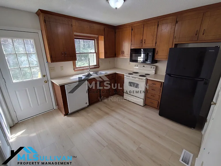 2211 Peppertree St #B — Photo 5