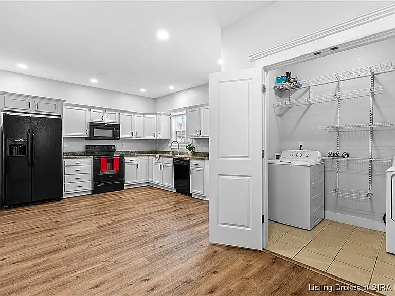 1744 Ekin Ave — Photo 14